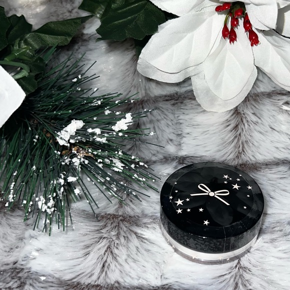 Ciaté London Extraordinary Translucent Setting Powder 5g - Picture 3 of 7